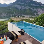 Koman Paradise Dom wakacyjny *