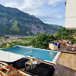 Vakantiehuis Koman Paradise *