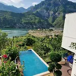 Koman Paradise Dom wakacyjny Szkodra