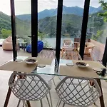 Koman Paradise Vakantiehuis