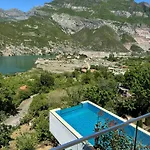 Vakantiehuis Koman Paradise