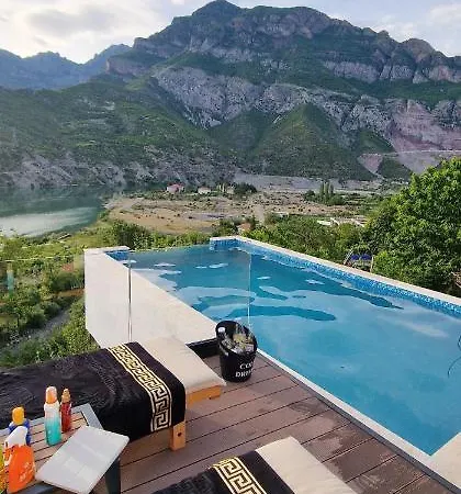 Koman Paradise By Romina Holiday home *