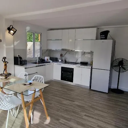 펜션 Koman Paradise