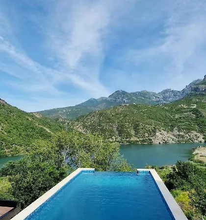 Koman Paradise Vakantiehuis *
