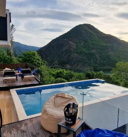 Nyaraló Koman Paradise
