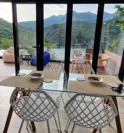 Koman Paradise Feriehus