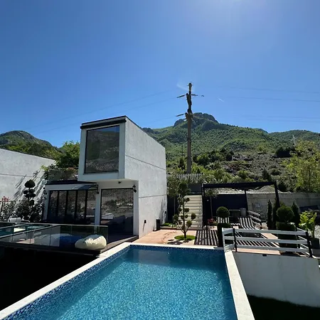 Koman Paradise