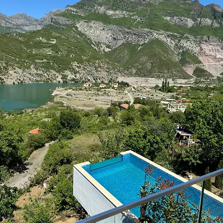 Nyaraló Koman Paradise