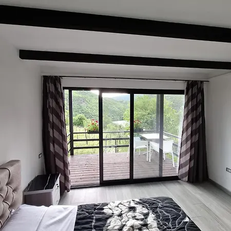 Koman Paradise Feriehus *