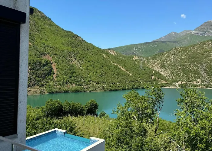 度假居 Koman Paradise Shkodër